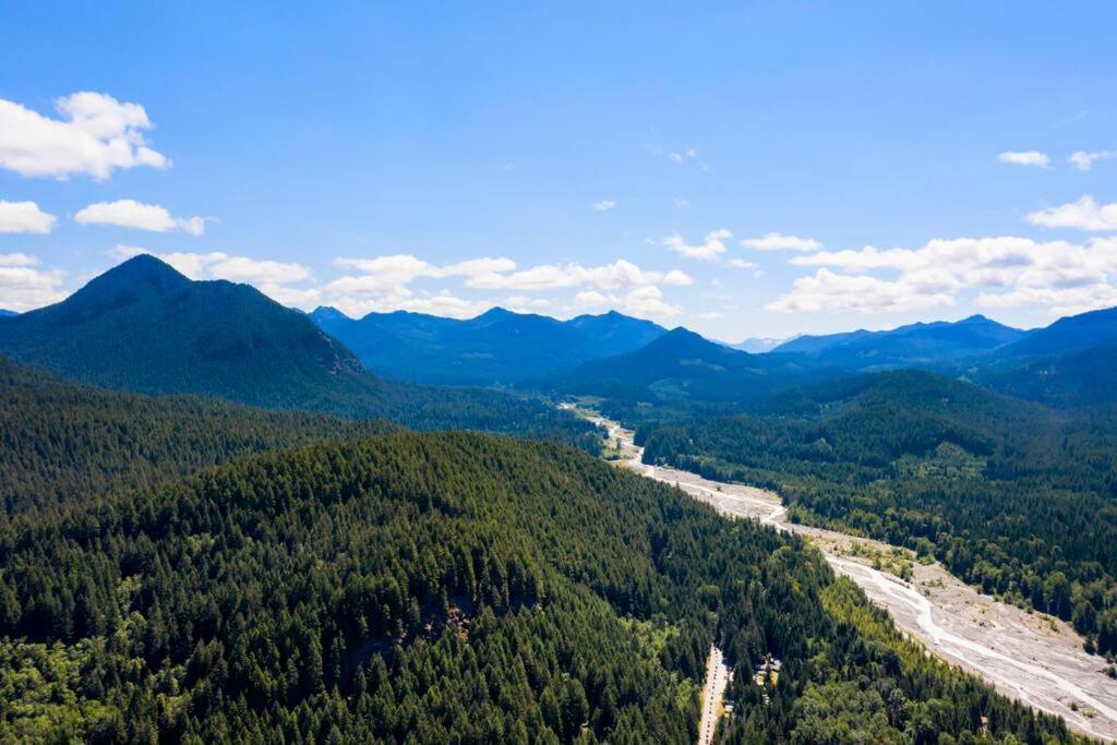 New Tiny Home Steps Away From Mt. Rainier Эшфорд Экстерьер фото