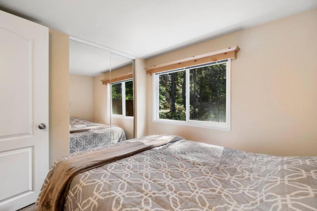 New Tiny Home Steps Away From Mt. Rainier Эшфорд Экстерьер фото